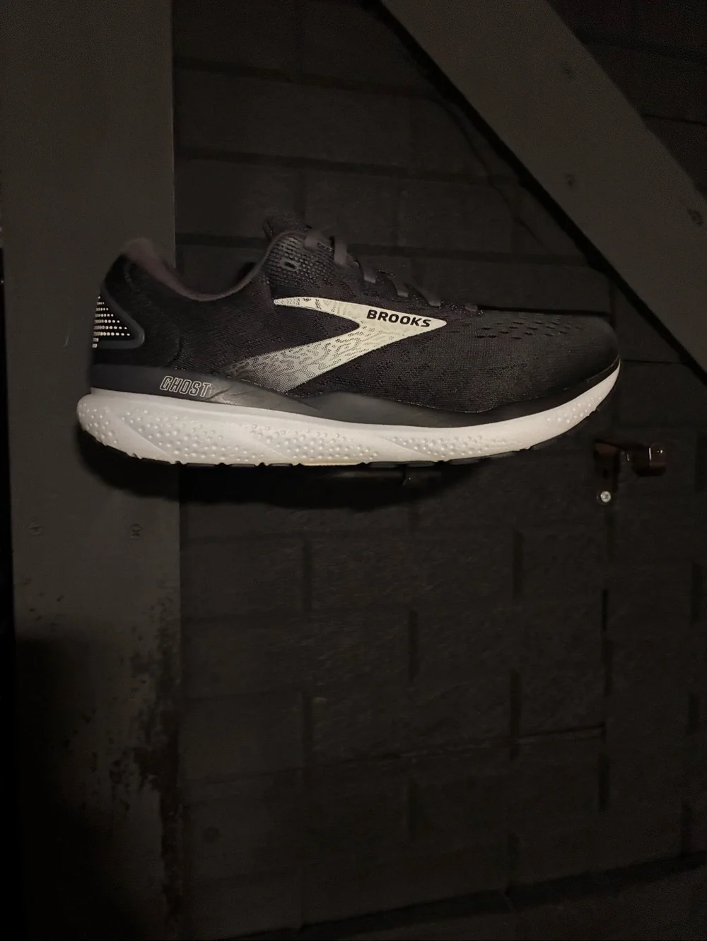 Brooks Ghost 16 Men’s Running Shoe - Black/White